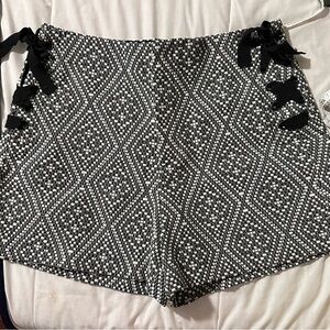 GAP Black and White Patterned High Waist Shorts